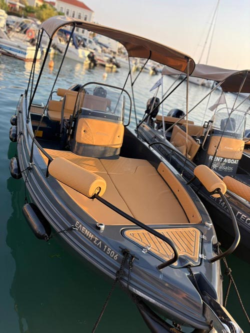 private boat cruises Palairos